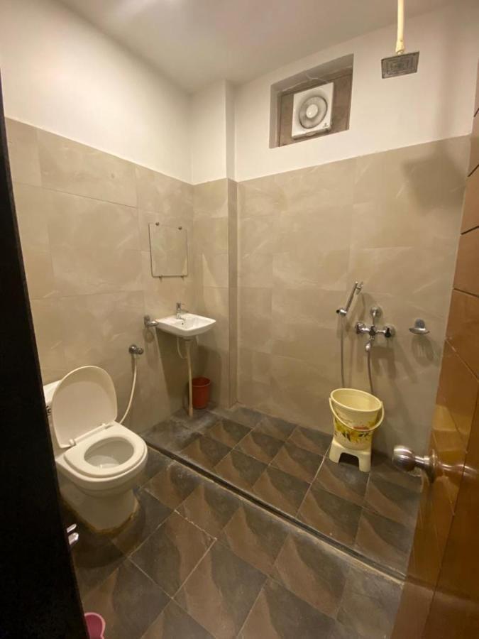 Hotel Raghupati Ayodhya エクステリア 写真