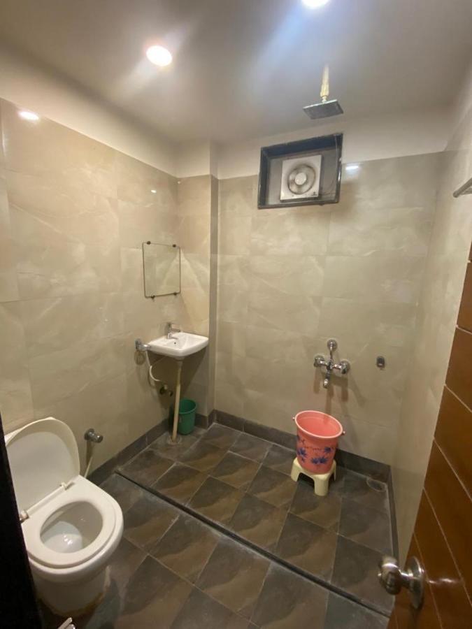 Hotel Raghupati Ayodhya エクステリア 写真