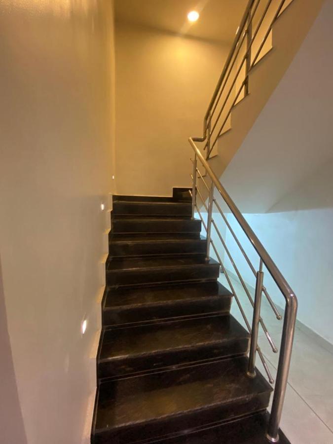 Hotel Raghupati Ayodhya エクステリア 写真