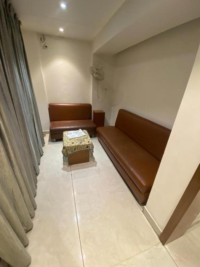 Hotel Raghupati Ayodhya エクステリア 写真
